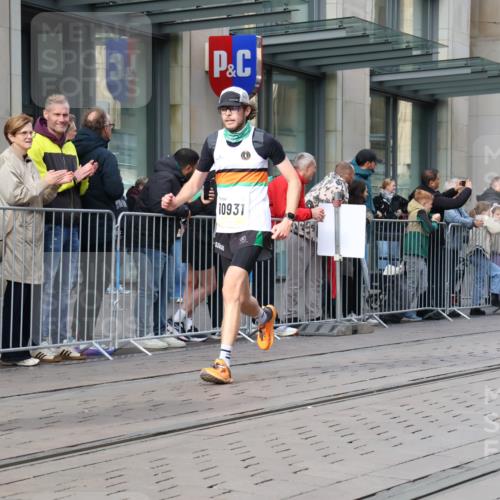 05.10.2025 - 20. swb-Marathon Bremen Strokosch-Dieckow http://msf.ph/oto/9241192 05.10.2025 10:48:00 Ziel 8787, 9223, 9293, 9298, 9404, 9437, 9478, 9641, 9665, 9704, 9706, 9810, 9958, 10109, 10131, 10177, 10211, 10428, 10685, 10723, 10931, 10953, 11005, 11119, 11292, 11299, 11357, 11505, 11561, 11637, 8787, 9223, 9293, 9298, 9404, 9437, 9478, 9641, 9665, 9704, 9706, 9810, 9958, 10109, 10131, 10177, 10211, 10428, 10685, 10723, 10931, 10953, 11005, 11119, 11292, 11299, 11357, 11505, 11561, 11637 meine-sportfotos.de