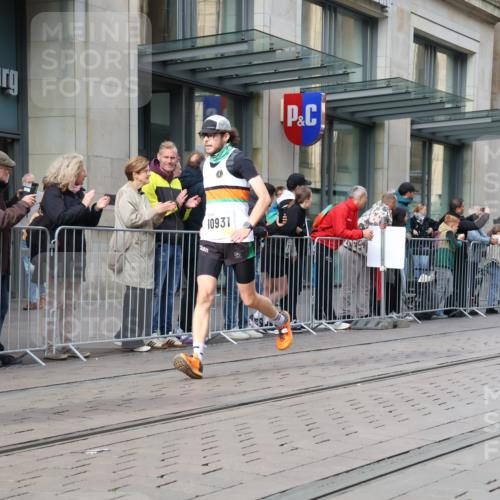 05.10.2025 - 20. swb-Marathon Bremen Strokosch-Dieckow http://msf.ph/oto/9241203 05.10.2025 10:48:01 Ziel 8787, 9223, 9293, 9298, 9385, 9404, 9437, 9478, 9641, 9665, 9704, 9706, 9810, 9958, 10109, 10131, 10177, 10211, 10428, 10685, 10723, 10931, 10953, 11005, 11119, 11292, 11299, 11357, 11505, 11561, 11637, 8787, 9223, 9293, 9298, 9385, 9404, 9437, 9478, 9641, 9665, 9704, 9706, 9810, 9958, 10109, 10131, 10177, 10211, 10428, 10685, 10723, 10931, 10953, 11005, 11119, 11292, 11299, 11357, 11505, 11561, 11637 meine-sportfotos.de