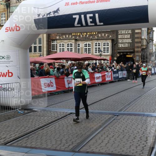 05.10.2025 - 20. swb-Marathon Bremen Yannick Fuchs http://msf.ph/oto/9241204 05.10.2025 11:08:32 Ziel 9186, 9353, 9401, 9552, 10132, 11097, 11671 meine-sportfotos.de
