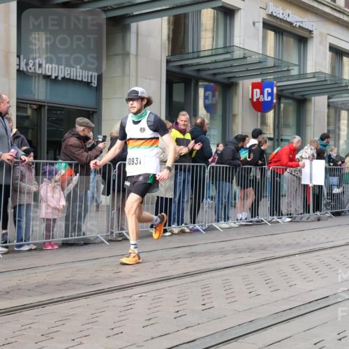 05.10.2025 - 20. swb-Marathon Bremen Strokosch-Dieckow http://msf.ph/oto/9241216 05.10.2025 10:48:01 Ziel 8787, 9223, 9293, 9298, 9385, 9404, 9437, 9478, 9641, 9665, 9704, 9706, 9810, 9958, 10109, 10131, 10177, 10211, 10428, 10685, 10723, 10931, 10953, 11005, 11119, 11292, 11299, 11357, 11505, 11561, 11637, 8787, 9223, 9293, 9298, 9385, 9404, 9437, 9478, 9641, 9665, 9704, 9706, 9810, 9958, 10109, 10131, 10177, 10211, 10428, 10685, 10723, 10931, 10953, 11005, 11119, 11292, 11299, 11357, 11505, 11561, 11637 meine-sportfotos.de