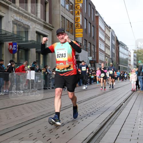 05.10.2025 - 20. swb-Marathon Bremen Strokosch-Dieckow http://msf.ph/oto/9241242 05.10.2025 10:48:03 Ziel 8787, 9223, 9293, 9298, 9385, 9404, 9437, 9478, 9641, 9665, 9704, 9706, 9810, 9958, 10109, 10131, 10177, 10211, 10428, 10685, 10931, 10953, 11005, 11119, 11292, 11299, 11357, 11505, 11561, 11637, 8787, 9223, 9293, 9298, 9385, 9404, 9437, 9478, 9641, 9665, 9704, 9706, 9810, 9958, 10109, 10131, 10177, 10211, 10428, 10685, 10931, 10953, 11005, 11119, 11292, 11299, 11357, 11505, 11561, 11637 meine-sportfotos.de