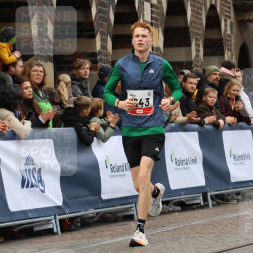 05.10.2025 - 20. swb-Marathon Bremen Strokosch-Dieckow http://msf.ph/oto/9241324 05.10.2025 12:43:25 Ziel 303, 1289, 1643 meine-sportfotos.de