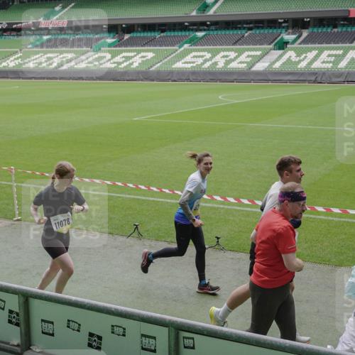 05.10.2025 - 20. swb-Marathon Bremen Michael Burmester http://msf.ph/oto/9241340 05.10.2025 10:35:02 Laufen im Stadion 7147, 7163, 7215, 9183, 9188, 9201, 9219, 9292, 9350, 9372, 9430, 9495, 9540, 9547, 9582, 9585, 9601, 9622, 9625, 9666, 9669, 9672, 9719, 9720, 9722, 9766, 9783, 9797, 9844, 9847, 9872, 9886, 9925, 9932, 9943, 9952, 9968, 9981, 10049, 10080, 10088, 10105, 10111, 10169, 10179, 10191, 10200, 10260, 10261, 10263, 10281, 10285, 10329, 10341, 10368, 10377, 10395, 10397, 10527, 10555, 10644, 10645, 10648, 10653, 10694, 10834, 10845, 10950, 10988, 7101, 9472, 9820 meine-sportfotos.de