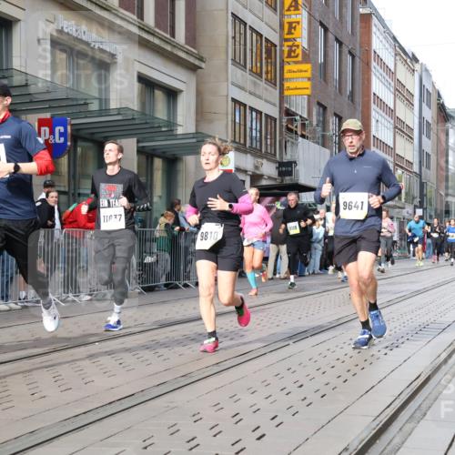 05.10.2025 - 20. swb-Marathon Bremen Strokosch-Dieckow http://msf.ph/oto/9241348 05.10.2025 10:48:06 Ziel 8787, 9223, 9293, 9298, 9385, 9404, 9406, 9437, 9478, 9641, 9665, 9704, 9706, 9810, 9958, 10109, 10131, 10177, 10211, 10303, 10685, 10931, 10953, 11005, 11096, 11119, 11292, 11357, 11505, 11561, 11637, 8787, 9223, 9293, 9298, 9385, 9404, 9406, 9437, 9478, 9641, 9665, 9704, 9706, 9810, 9958, 10109, 10131, 10177, 10211, 10303, 10685, 10931, 10953, 11005, 11096, 11119, 11292, 11357, 11505, 11561, 11637 meine-sportfotos.de
