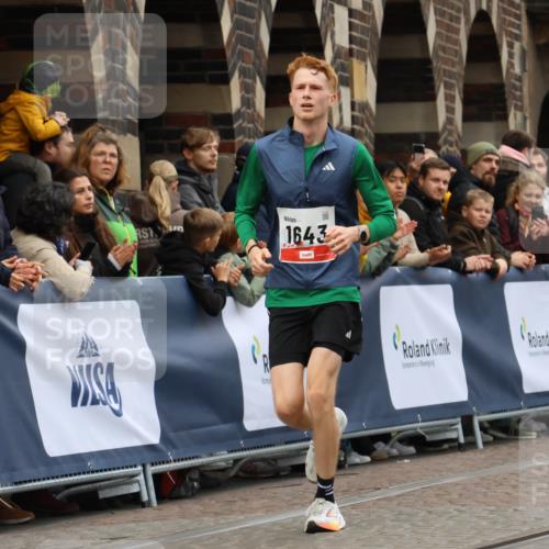 05.10.2025 - 20. swb-Marathon Bremen Strokosch-Dieckow http://msf.ph/oto/9241355 05.10.2025 12:43:25 Ziel 303, 1289, 1643 meine-sportfotos.de