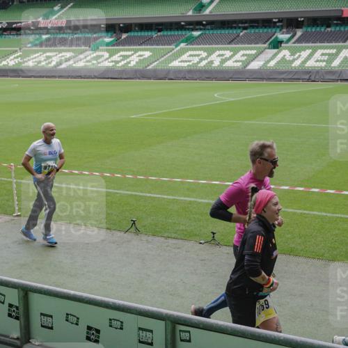 05.10.2025 - 20. swb-Marathon Bremen Michael Burmester http://msf.ph/oto/9241374 05.10.2025 10:35:03 Laufen im Stadion 7147, 7163, 7215, 9183, 9188, 9201, 9219, 9292, 9350, 9372, 9430, 9495, 9540, 9547, 9582, 9585, 9601, 9622, 9625, 9666, 9669, 9672, 9719, 9720, 9722, 9766, 9783, 9797, 9844, 9847, 9872, 9886, 9925, 9932, 9943, 9952, 9968, 9981, 10049, 10080, 10088, 10105, 10111, 10145, 10169, 10179, 10191, 10200, 10260, 10261, 10263, 10281, 10285, 10329, 10341, 10368, 10377, 10395, 10397, 10527, 10555, 10644, 10645, 10648, 10653, 10694, 10834, 10845, 10950, 10988, 7101, 9472, 9820 meine-sportfotos.de
