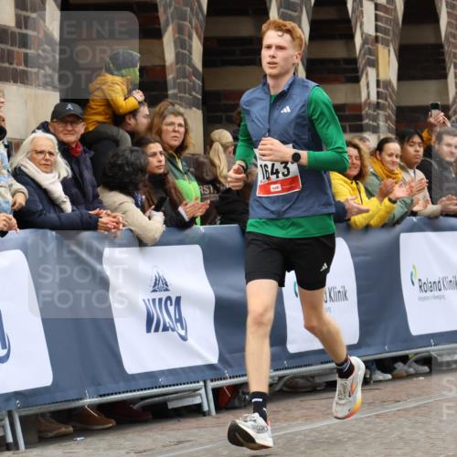 05.10.2025 - 20. swb-Marathon Bremen Strokosch-Dieckow http://msf.ph/oto/9241436 05.10.2025 12:43:25 Ziel 303, 1289, 1643 meine-sportfotos.de