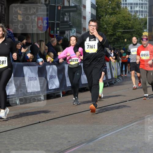 05.10.2025 - 20. swb-Marathon Bremen Strokosch-Dieckow http://msf.ph/oto/9241454 05.10.2025 10:57:21 Ziel 7101, 9215, 9260, 9292, 9450, 9550, 9844, 9947, 10169, 10281, 10367, 10645, 10657, 10950, 11015, 11606 meine-sportfotos.de