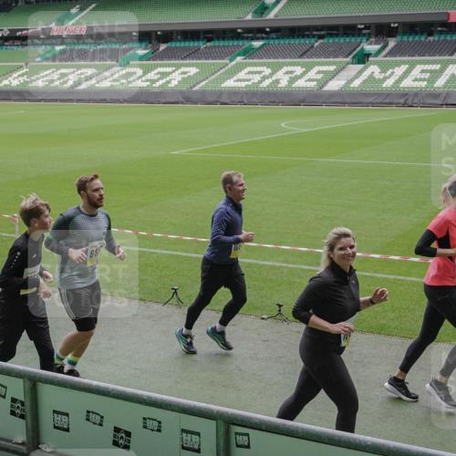 05.10.2025 - 20. swb-Marathon Bremen Michael Burmester http://msf.ph/oto/9241483 05.10.2025 10:35:07 Laufen im Stadion 7147, 7163, 9183, 9188, 9201, 9219, 9292, 9350, 9430, 9495, 9540, 9576, 9582, 9601, 9612, 9622, 9625, 9666, 9669, 9672, 9719, 9720, 9722, 9766, 9783, 9797, 9844, 9847, 9872, 9886, 9925, 9932, 9952, 9968, 9981, 10049, 10055, 10080, 10088, 10105, 10111, 10145, 10169, 10179, 10200, 10225, 10260, 10263, 10281, 10329, 10341, 10368, 10377, 10395, 10397, 10527, 10555, 10644, 10645, 10648, 10653, 10694, 10834, 10845, 10950, 10988, 7101, 7215, 9372, 9472, 9547, 9585, 9820 meine-sportfotos.de