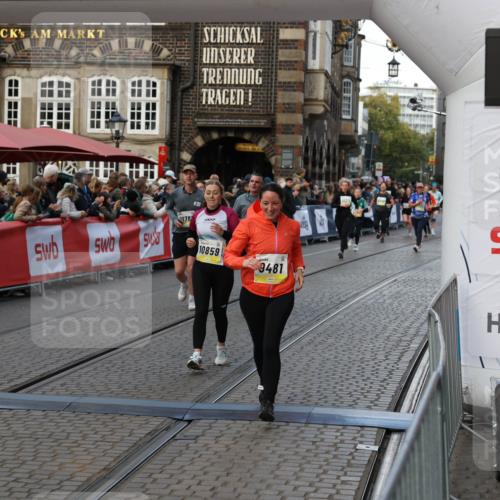 05.10.2025 - 20. swb-Marathon Bremen Yannick Fuchs http://msf.ph/oto/9241489 05.10.2025 11:08:39 Ziel 9235, 9481, 9552, 9982, 10134, 10787, 10859 meine-sportfotos.de