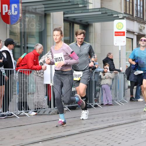 05.10.2025 - 20. swb-Marathon Bremen Strokosch-Dieckow http://msf.ph/oto/9241527 05.10.2025 10:48:11 Ziel 8787, 9223, 9298, 9385, 9404, 9406, 9437, 9478, 9665, 9704, 9729, 9810, 9958, 10109, 10131, 10177, 10211, 10303, 10685, 11005, 11096, 11119, 11292, 11357, 11505, 8787, 9223, 9298, 9385, 9404, 9406, 9437, 9478, 9665, 9704, 9729, 9810, 9958, 10109, 10131, 10177, 10211, 10303, 10685, 11005, 11096, 11119, 11292, 11357, 11505 meine-sportfotos.de