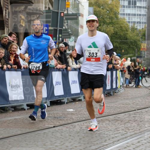 05.10.2025 - 20. swb-Marathon Bremen Strokosch-Dieckow http://msf.ph/oto/9241566 05.10.2025 12:43:32 Ziel 303, 923, 1077, 1289 meine-sportfotos.de