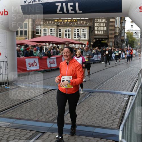 05.10.2025 - 20. swb-Marathon Bremen Yannick Fuchs http://msf.ph/oto/9241575 05.10.2025 11:08:41 Ziel 9235, 9481, 9552, 9982, 10134, 10212, 10787, 10859 meine-sportfotos.de