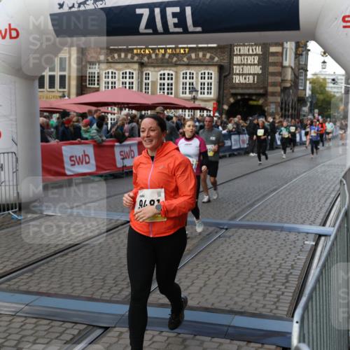 05.10.2025 - 20. swb-Marathon Bremen Yannick Fuchs http://msf.ph/oto/9241595 05.10.2025 11:08:41 Ziel 9235, 9481, 9552, 9982, 10134, 10212, 10787, 10859 meine-sportfotos.de