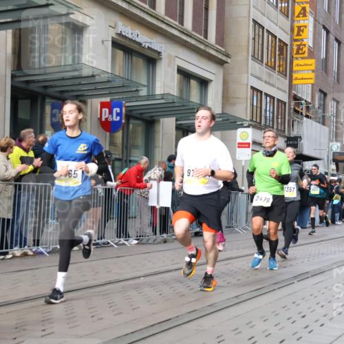 05.10.2025 - 20. swb-Marathon Bremen Strokosch-Dieckow http://msf.ph/oto/9241606 05.10.2025 10:48:14 Ziel 8787, 9223, 9261, 9298, 9385, 9404, 9406, 9437, 9478, 9482, 9665, 9704, 9729, 9810, 9958, 10109, 10131, 10177, 10211, 10303, 10685, 10799, 11005, 11096, 11357, 11505, 8787, 9223, 9261, 9298, 9385, 9404, 9406, 9437, 9478, 9482, 9665, 9704, 9729, 9810, 9958, 10109, 10131, 10177, 10211, 10303, 10685, 10799, 11005, 11096, 11357, 11505 meine-sportfotos.de