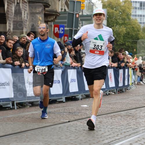 05.10.2025 - 20. swb-Marathon Bremen Strokosch-Dieckow http://msf.ph/oto/9241662 05.10.2025 12:43:32 Ziel 303, 923, 1077, 1289 meine-sportfotos.de