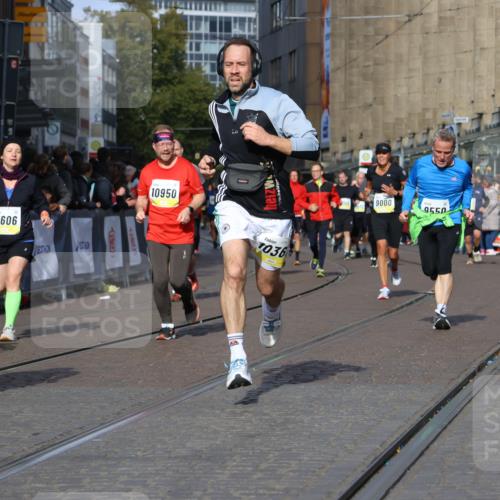 05.10.2025 - 20. swb-Marathon Bremen Strokosch-Dieckow http://msf.ph/oto/9241678 05.10.2025 10:57:23 Ziel 7101, 9000, 9215, 9260, 9550, 9844, 10281, 10367, 10645, 10950, 11606 meine-sportfotos.de