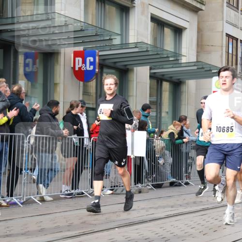 05.10.2025 - 20. swb-Marathon Bremen Strokosch-Dieckow http://msf.ph/oto/9241680 05.10.2025 10:48:16 Ziel 8787, 9261, 9298, 9385, 9406, 9437, 9478, 9482, 9665, 9704, 9729, 9810, 9958, 10109, 10131, 10177, 10211, 10303, 10685, 10799, 11005, 11096, 11357, 11505, 8787, 9261, 9298, 9385, 9406, 9437, 9478, 9482, 9665, 9704, 9729, 9810, 9958, 10109, 10131, 10177, 10211, 10303, 10685, 10799, 11005, 11096, 11357, 11505 meine-sportfotos.de
