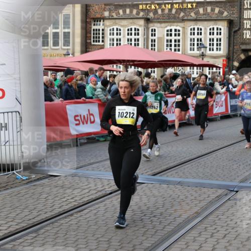 05.10.2025 - 20. swb-Marathon Bremen Yannick Fuchs http://msf.ph/oto/9241699 05.10.2025 11:08:45 Ziel 7069, 7706, 9481, 9982, 10134, 10212, 10787, 10859, 10998, 11028, 11073, 11076, 11242 meine-sportfotos.de