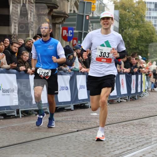 05.10.2025 - 20. swb-Marathon Bremen Strokosch-Dieckow http://msf.ph/oto/9241703 05.10.2025 12:43:32 Ziel 303, 923, 1077, 1289 meine-sportfotos.de