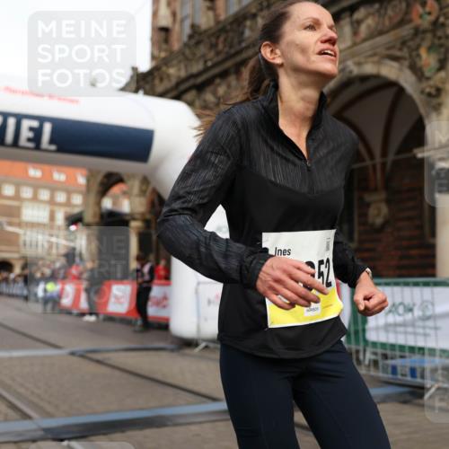 05.10.2025 - 20. swb-Marathon Bremen Yannick Fuchs http://msf.ph/oto/9241710 05.10.2025 10:41:16 Ziel 10606, 10952 meine-sportfotos.de