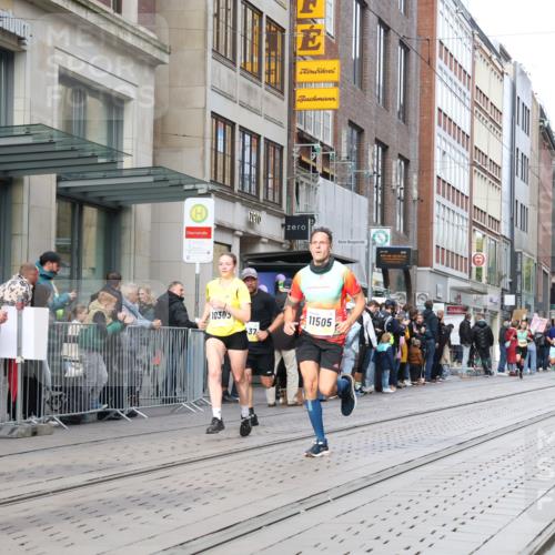 05.10.2025 - 20. swb-Marathon Bremen Strokosch-Dieckow http://msf.ph/oto/9241744 05.10.2025 10:48:18 Ziel 8787, 9261, 9298, 9385, 9406, 9437, 9478, 9482, 9674, 9729, 10131, 10177, 10303, 10685, 10799, 11005, 11096, 11357, 11505, 8787, 9261, 9298, 9385, 9406, 9437, 9478, 9482, 9674, 9729, 10131, 10177, 10303, 10685, 10799, 11005, 11096, 11357, 11505 meine-sportfotos.de