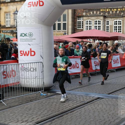05.10.2025 - 20. swb-Marathon Bremen Yannick Fuchs http://msf.ph/oto/9241753 05.10.2025 11:08:46 Ziel 7069, 7706, 9982, 10134, 10212, 10787, 10859, 10998, 11028, 11073, 11076, 11242 meine-sportfotos.de