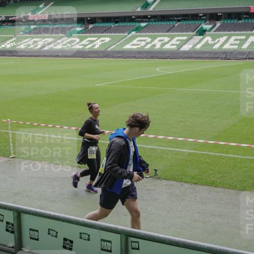 05.10.2025 - 20. swb-Marathon Bremen Michael Burmester http://msf.ph/oto/9241759 05.10.2025 10:35:15 Laufen im Stadion 7147, 7163, 9183, 9188, 9201, 9219, 9292, 9350, 9430, 9495, 9508, 9540, 9550, 9576, 9582, 9601, 9612, 9622, 9625, 9666, 9669, 9672, 9720, 9722, 9766, 9790, 9797, 9847, 9886, 9914, 9925, 9952, 9962, 9968, 9981, 10049, 10055, 10080, 10084, 10105, 10145, 10169, 10179, 10200, 10225, 10260, 10263, 10281, 10329, 10341, 10368, 10377, 10395, 10397, 10527, 10555, 10644, 10645, 10653, 10694, 10834, 10845, 10950, 10988, 7101, 7215, 9372, 9472, 9547, 9585, 9719, 9783, 9820 meine-sportfotos.de