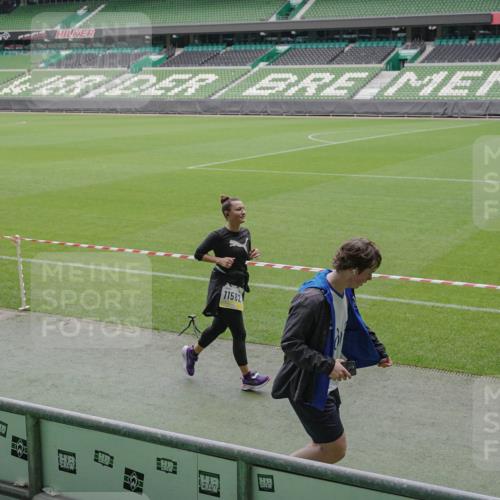 05.10.2025 - 20. swb-Marathon Bremen Michael Burmester http://msf.ph/oto/9241768 05.10.2025 10:35:15 Laufen im Stadion 7147, 7163, 9183, 9188, 9201, 9219, 9292, 9350, 9430, 9495, 9508, 9540, 9550, 9576, 9582, 9601, 9612, 9622, 9625, 9666, 9669, 9672, 9720, 9722, 9766, 9790, 9797, 9847, 9886, 9914, 9925, 9952, 9962, 9968, 9981, 10049, 10055, 10080, 10084, 10105, 10145, 10169, 10179, 10200, 10225, 10260, 10263, 10281, 10329, 10341, 10368, 10377, 10395, 10397, 10527, 10555, 10644, 10645, 10653, 10694, 10834, 10845, 10950, 10988, 7101, 7215, 9372, 9472, 9547, 9585, 9719, 9783, 9820 meine-sportfotos.de