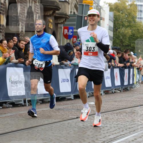 05.10.2025 - 20. swb-Marathon Bremen Strokosch-Dieckow http://msf.ph/oto/9241779 05.10.2025 12:43:32 Ziel 303, 923, 1077, 1289 meine-sportfotos.de