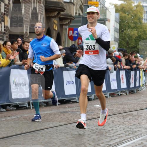 05.10.2025 - 20. swb-Marathon Bremen Strokosch-Dieckow http://msf.ph/oto/9241818 05.10.2025 12:43:32 Ziel 303, 923, 1077, 1289 meine-sportfotos.de