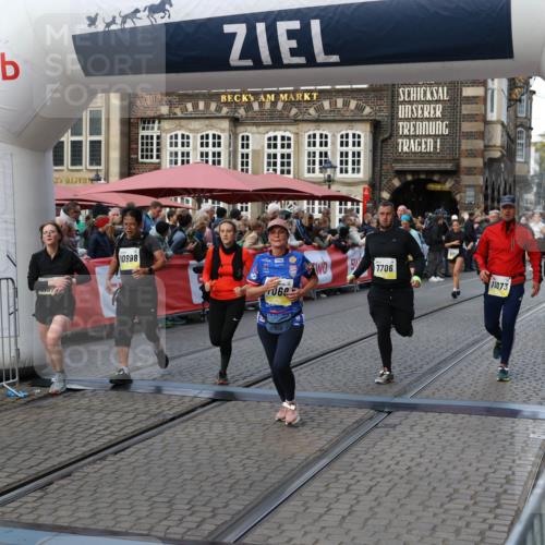 05.10.2025 - 20. swb-Marathon Bremen Yannick Fuchs http://msf.ph/oto/9241836 05.10.2025 11:08:47 Ziel 7069, 7706, 9276, 9982, 10134, 10212, 10787, 10998, 11028, 11073, 11076, 11242 meine-sportfotos.de
