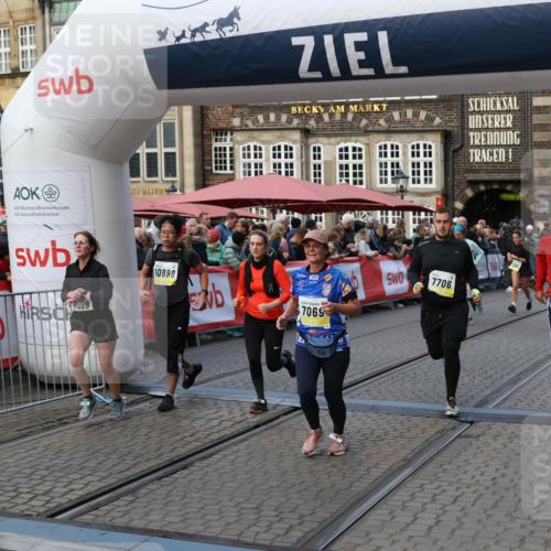05.10.2025 - 20. swb-Marathon Bremen Yannick Fuchs http://msf.ph/oto/9241860 05.10.2025 11:08:48 Ziel 7069, 7706, 9191, 9276, 9589, 9982, 10134, 10212, 10567, 10787, 10998, 11028, 11073, 11076, 11242, 11479, 11590 meine-sportfotos.de