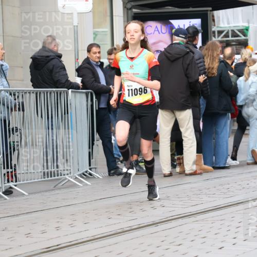 05.10.2025 - 20. swb-Marathon Bremen Strokosch-Dieckow http://msf.ph/oto/9241868 05.10.2025 10:48:25 Ziel 7414, 9255, 9261, 9385, 9406, 9478, 9482, 9583, 9674, 9729, 10047, 10303, 10799, 10877, 11096, 11248, 7414, 9255, 9261, 9385, 9406, 9478, 9482, 9583, 9674, 9729, 10047, 10303, 10799, 10877, 11096, 11248 meine-sportfotos.de