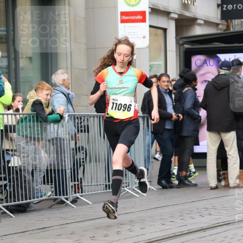 05.10.2025 - 20. swb-Marathon Bremen Strokosch-Dieckow http://msf.ph/oto/9241876 05.10.2025 10:48:26 Ziel 7414, 9255, 9261, 9385, 9406, 9482, 9583, 9674, 9729, 10047, 10303, 10799, 10877, 10973, 11096, 11248, 7414, 9255, 9261, 9385, 9406, 9482, 9583, 9674, 9729, 10047, 10303, 10799, 10877, 10973, 11096, 11248 meine-sportfotos.de