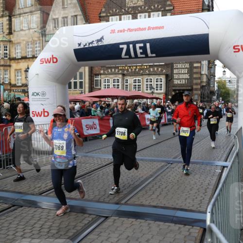 05.10.2025 - 20. swb-Marathon Bremen Yannick Fuchs http://msf.ph/oto/9241904 05.10.2025 11:08:49 Ziel 7069, 7706, 9191, 9276, 9589, 9982, 10212, 10567, 10939, 10998, 11028, 11073, 11076, 11242, 11479, 11590 meine-sportfotos.de