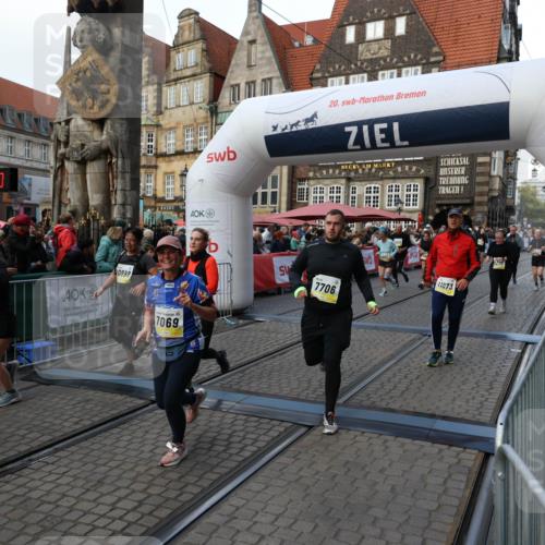 05.10.2025 - 20. swb-Marathon Bremen Yannick Fuchs http://msf.ph/oto/9241932 05.10.2025 11:08:49 Ziel 7069, 7706, 9191, 9276, 9589, 9982, 10212, 10567, 10939, 10998, 11028, 11073, 11076, 11242, 11479, 11590 meine-sportfotos.de