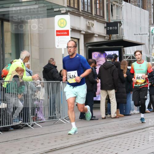 05.10.2025 - 20. swb-Marathon Bremen Strokosch-Dieckow http://msf.ph/oto/9241978 05.10.2025 10:48:29 Ziel 7414, 9216, 9255, 9261, 9406, 9482, 9583, 9674, 9729, 10047, 10303, 10799, 10877, 10973, 11096, 11248, 7414, 9216, 9255, 9261, 9406, 9482, 9583, 9674, 9729, 10047, 10303, 10799, 10877, 10973, 11096, 11248 meine-sportfotos.de