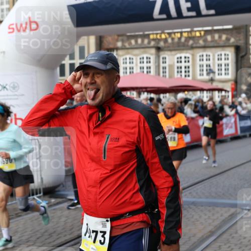 05.10.2025 - 20. swb-Marathon Bremen Yannick Fuchs http://msf.ph/oto/9241989 05.10.2025 11:08:52 Ziel 7069, 7706, 9191, 9274, 9276, 9589, 10051, 10567, 10939, 10998, 11028, 11073, 11076, 11242, 11479, 11590 meine-sportfotos.de