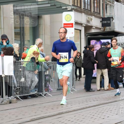 05.10.2025 - 20. swb-Marathon Bremen Strokosch-Dieckow http://msf.ph/oto/9241991 05.10.2025 10:48:29 Ziel 7414, 9216, 9255, 9261, 9406, 9482, 9583, 9674, 9729, 10047, 10303, 10799, 10877, 10973, 11096, 11248, 7414, 9216, 9255, 9261, 9406, 9482, 9583, 9674, 9729, 10047, 10303, 10799, 10877, 10973, 11096, 11248 meine-sportfotos.de
