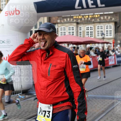 05.10.2025 - 20. swb-Marathon Bremen Yannick Fuchs http://msf.ph/oto/9241999 05.10.2025 11:08:52 Ziel 7069, 7706, 9191, 9274, 9276, 9589, 10051, 10567, 10939, 10998, 11028, 11073, 11076, 11242, 11479, 11590 meine-sportfotos.de