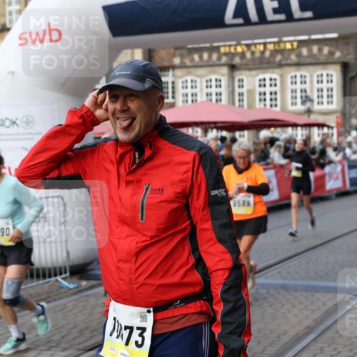 05.10.2025 - 20. swb-Marathon Bremen Yannick Fuchs http://msf.ph/oto/9242006 05.10.2025 11:08:52 Ziel 7069, 7706, 9191, 9274, 9276, 9589, 10051, 10567, 10939, 10998, 11028, 11073, 11076, 11242, 11479, 11590 meine-sportfotos.de