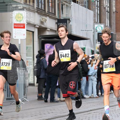05.10.2025 - 20. swb-Marathon Bremen Strokosch-Dieckow http://msf.ph/oto/9242083 05.10.2025 10:48:33 Ziel 7414, 9014, 9216, 9255, 9261, 9317, 9482, 9583, 9674, 9729, 10047, 10733, 10799, 10877, 10973, 11248, 7414, 9014, 9216, 9255, 9261, 9317, 9482, 9583, 9674, 9729, 10047, 10733, 10799, 10877, 10973, 11248 meine-sportfotos.de