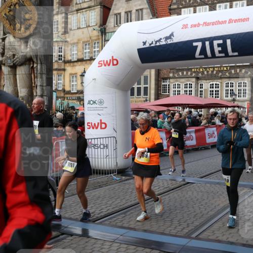 05.10.2025 - 20. swb-Marathon Bremen Yannick Fuchs http://msf.ph/oto/9242088 05.10.2025 11:08:53 Ziel 7069, 7706, 9191, 9274, 9276, 9589, 10051, 10567, 10939, 10998, 11028, 11073, 11076, 11479, 11590 meine-sportfotos.de