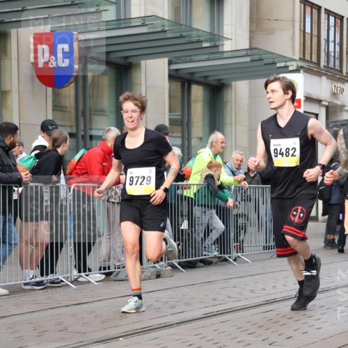 05.10.2025 - 20. swb-Marathon Bremen Strokosch-Dieckow http://msf.ph/oto/9242111 05.10.2025 10:48:33 Ziel 7414, 9014, 9216, 9255, 9261, 9317, 9482, 9583, 9674, 9729, 10047, 10733, 10799, 10877, 10973, 11248, 7414, 9014, 9216, 9255, 9261, 9317, 9482, 9583, 9674, 9729, 10047, 10733, 10799, 10877, 10973, 11248 meine-sportfotos.de