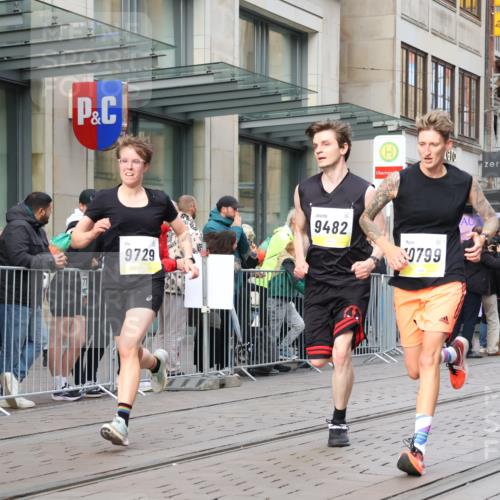 05.10.2025 - 20. swb-Marathon Bremen Strokosch-Dieckow http://msf.ph/oto/9242120 05.10.2025 10:48:34 Ziel 7414, 9014, 9216, 9255, 9261, 9317, 9482, 9583, 9674, 9729, 10047, 10449, 10733, 10799, 10877, 10973, 11248, 7414, 9014, 9216, 9255, 9261, 9317, 9482, 9583, 9674, 9729, 10047, 10449, 10733, 10799, 10877, 10973, 11248 meine-sportfotos.de