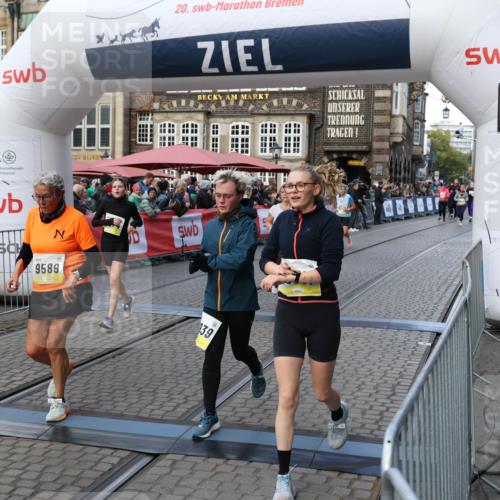 05.10.2025 - 20. swb-Marathon Bremen Yannick Fuchs http://msf.ph/oto/9242134 05.10.2025 11:08:54 Ziel 7069, 7706, 9191, 9274, 9276, 9589, 10051, 10567, 10939, 10998, 11028, 11073, 11076, 11479, 11590 meine-sportfotos.de