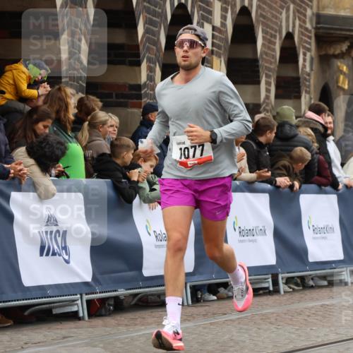 05.10.2025 - 20. swb-Marathon Bremen Strokosch-Dieckow http://msf.ph/oto/9242141 05.10.2025 12:43:41 Ziel 923, 1077 meine-sportfotos.de