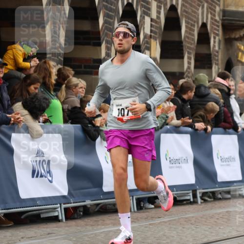 05.10.2025 - 20. swb-Marathon Bremen Strokosch-Dieckow http://msf.ph/oto/9242162 05.10.2025 12:43:41 Ziel 923, 1077 meine-sportfotos.de