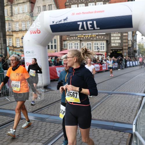 05.10.2025 - 20. swb-Marathon Bremen Yannick Fuchs http://msf.ph/oto/9242195 05.10.2025 11:08:55 Ziel 7706, 9191, 9274, 9276, 9589, 9853, 10051, 10567, 10939, 11073, 11479, 11590 meine-sportfotos.de